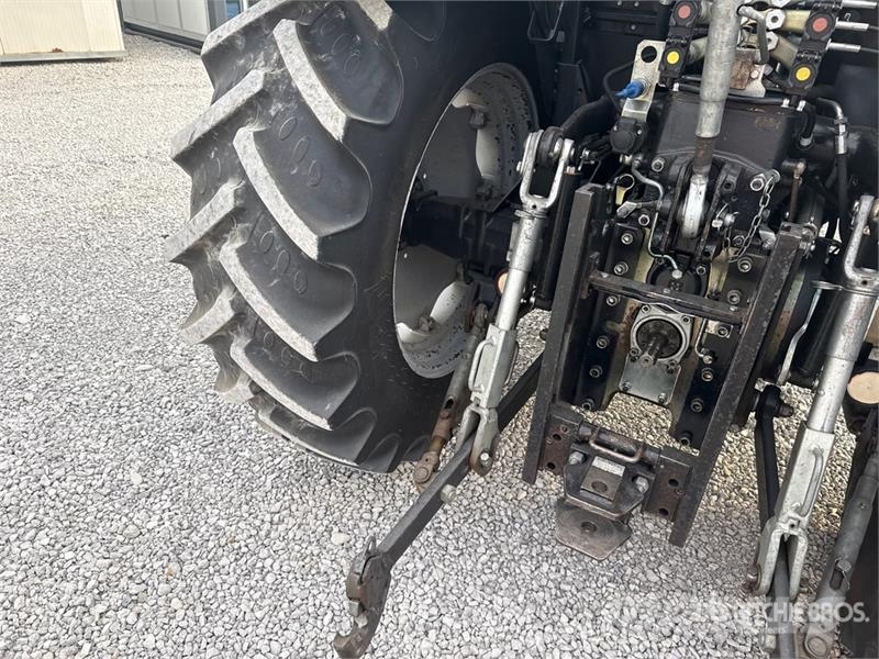 Deutz-Fahr Agrofarm 4WD Tractor Trattori