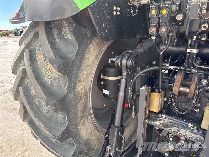 Deutz-Fahr Agrotron 6210 CSHIFT 4x4 Tracteur Agricole 4WD Tra Traktory