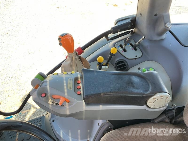 Deutz-Fahr Agrotron M620 4WD Tractor الجرارات