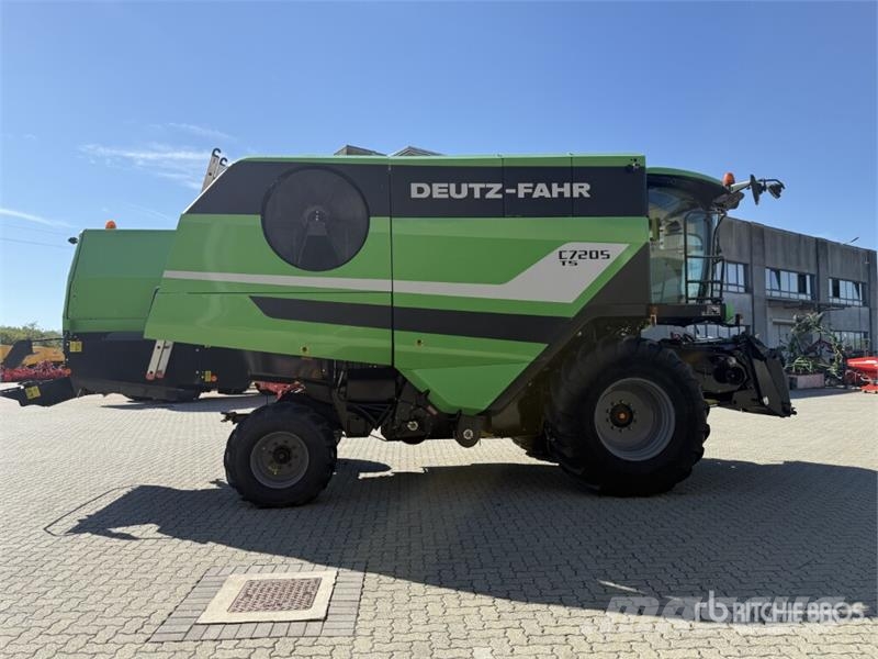 Deutz-Fahr C7205 Combine Harvester Kombájnok