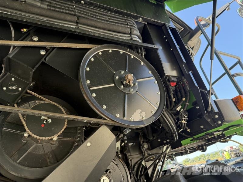 Deutz-Fahr C7205 Combine Harvester Kombájnok
