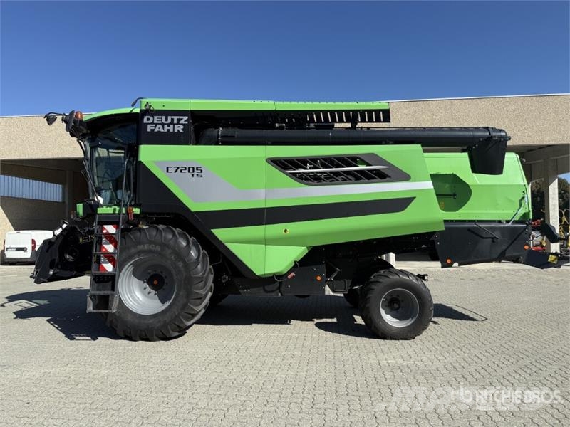Deutz-Fahr C7205 Combine Harvester Kombájnok