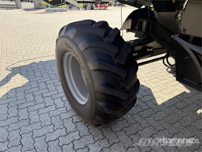 Deutz-Fahr C7205 Combine Harvester Kombájnok