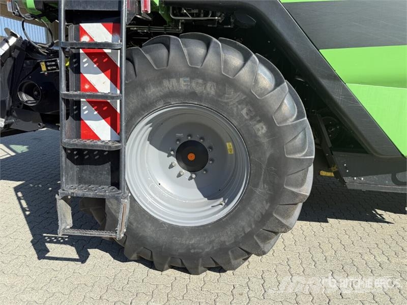 Deutz-Fahr C7205 Combine Harvester Kombájnok