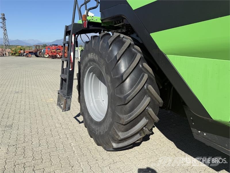 Deutz-Fahr C7205 Combine Harvester Kombájnok