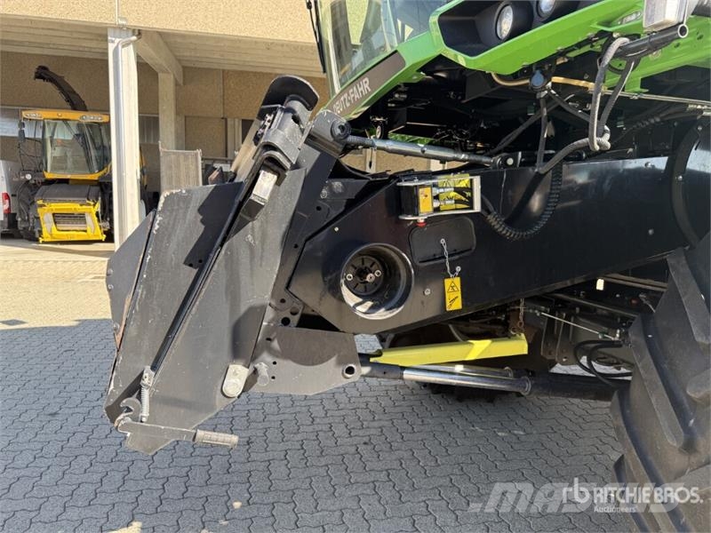 Deutz-Fahr C7205 Combine Harvester Kombájnok