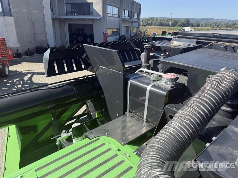 Deutz-Fahr C7205 Combine Harvester Kombájnok