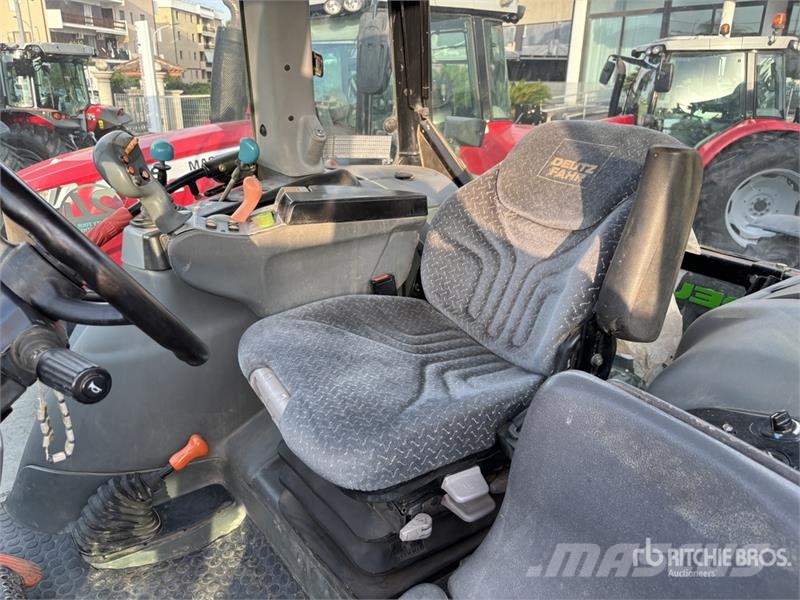 Deutz-Fahr L720 4WD Tractor Трактори