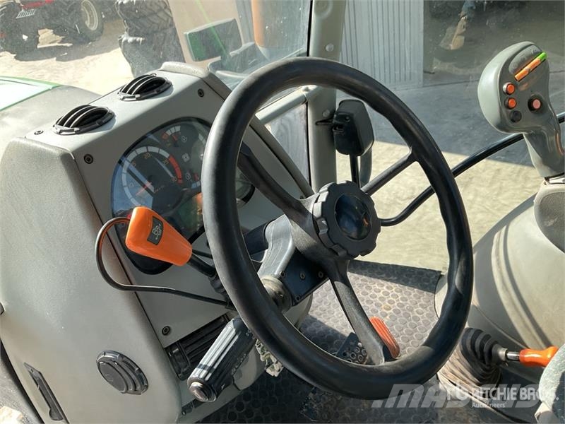 Deutz-Fahr L720 4WD Tractor Трактора