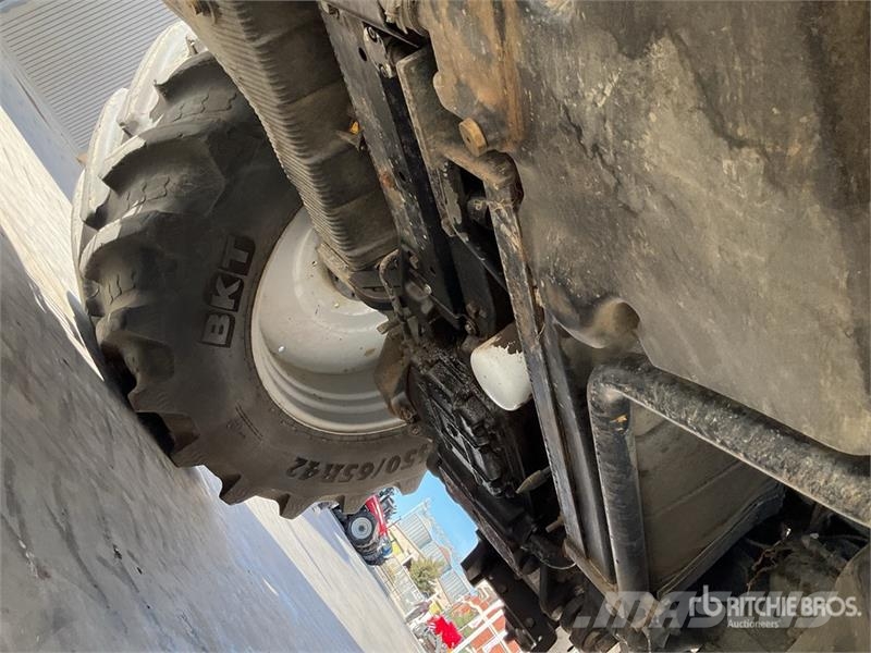 Deutz-Fahr L720 4WD Tractor Трактора