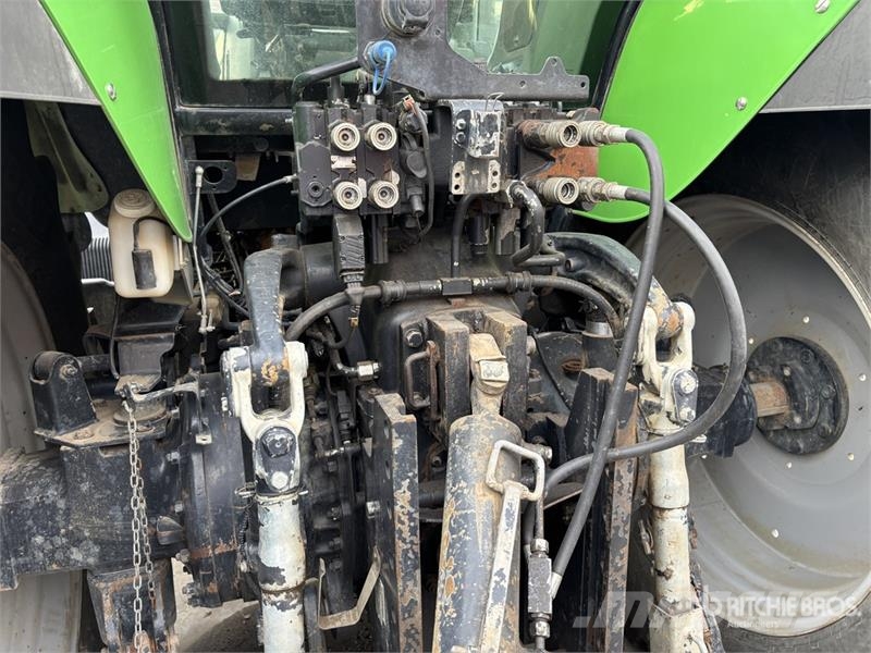 Deutz-Fahr L720 4WD Tractor Трактори