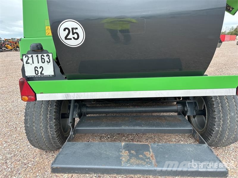 Deutz Varimaster 560 Presse A Balles Rondes 1 Essieu S/A Prese/balirke za rolo bale
