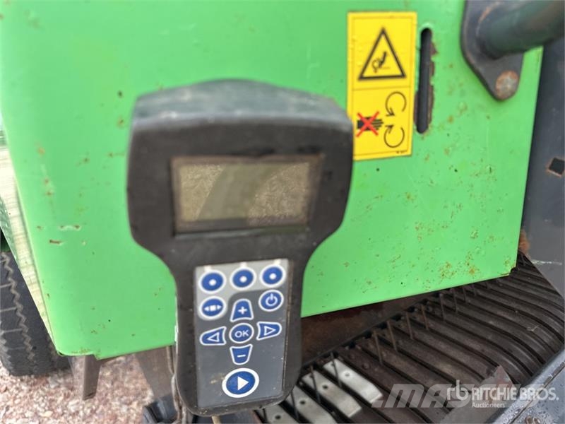 Deutz Varimaster 560 Presse A Balles Rondes 1 Essieu S/A Prese/balirke za rolo bale