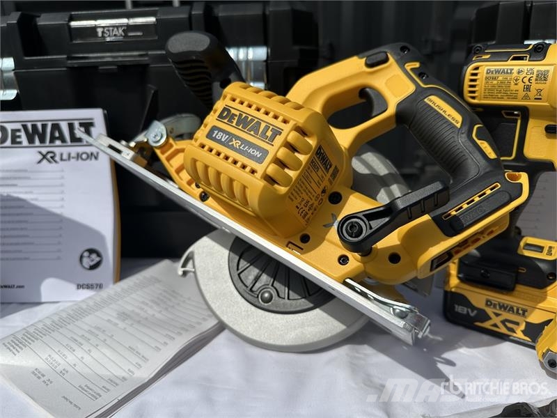 DeWalt DCK685P3T Qty of Equipment Ďalšie komponenty