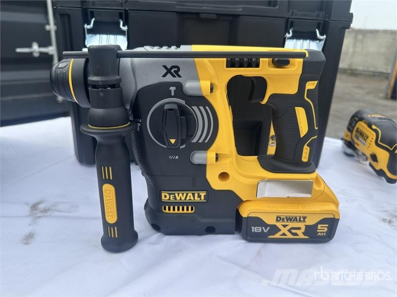 DeWalt DCK853P4T Qty of Equipment Stavebníctvo - ostatné