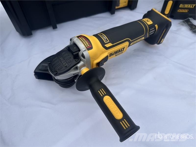 DeWalt DCK853P4T Qty of Equipment Stavebníctvo - ostatné