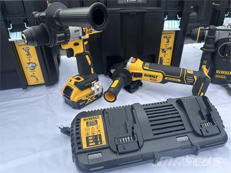 DeWalt DCK853P4T Qty of Equipment Stavebníctvo - ostatné