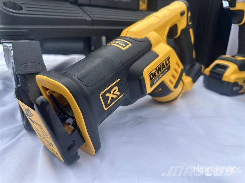 DeWalt DCK853P4T Qty of Equipment Stavebníctvo - ostatné