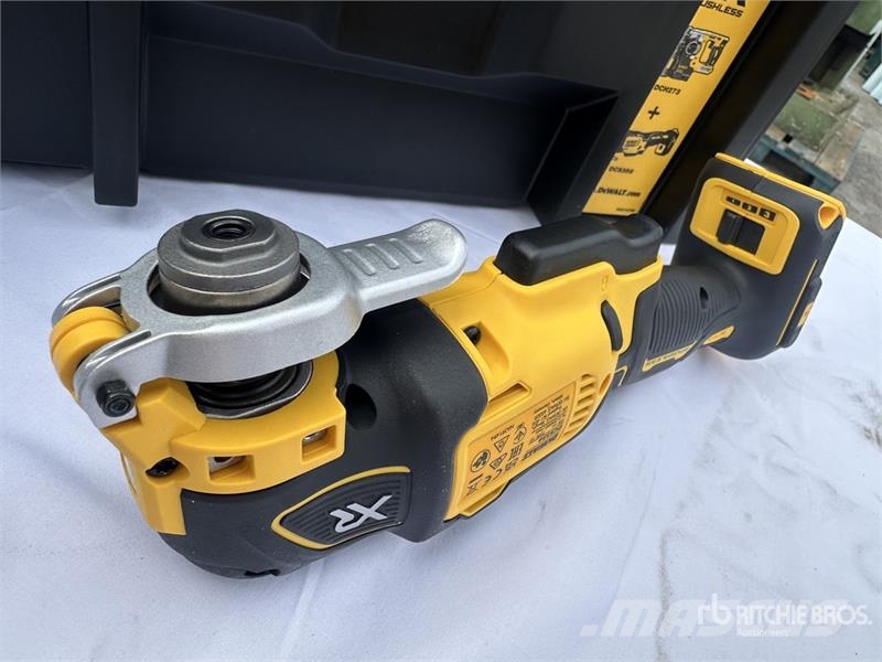 DeWalt DCK853P4T Qty of Equipment Stavebníctvo - ostatné
