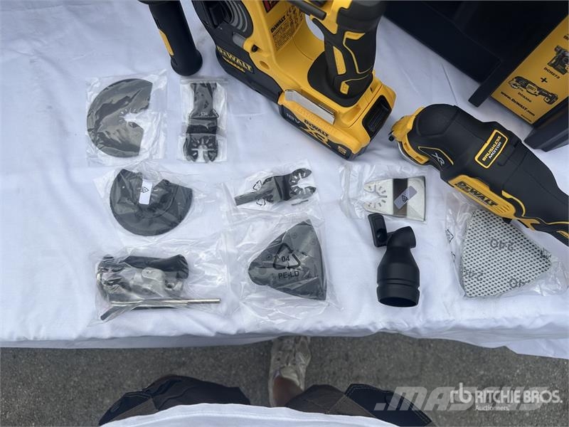 DeWalt DCK853P4T Qty of Equipment Stavebníctvo - ostatné