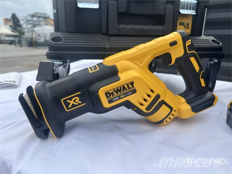 DeWalt DCK853P4T Qty of Equipment Stavebníctvo - ostatné