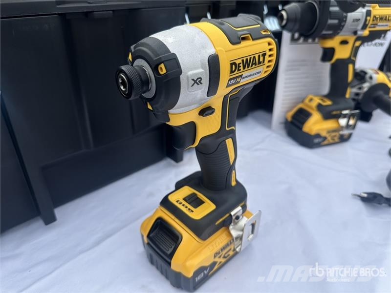 DeWalt DCK853P4T Qty of Equipment Stavebníctvo - ostatné