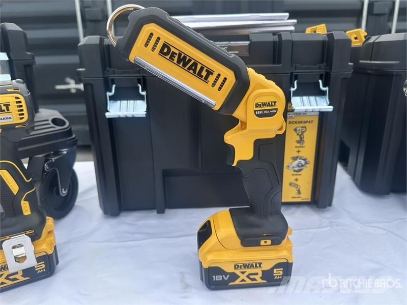 DeWalt DCK853P4T Qty of Equipment Stavebníctvo - ostatné