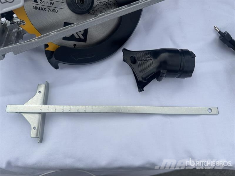 DeWalt DCK853P4T Qty of Equipment Stavebníctvo - ostatné