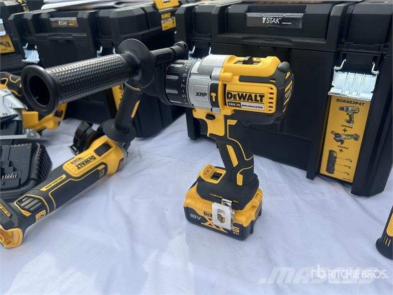 DeWalt DCK853P4T Qty of Equipment Stavebníctvo - ostatné