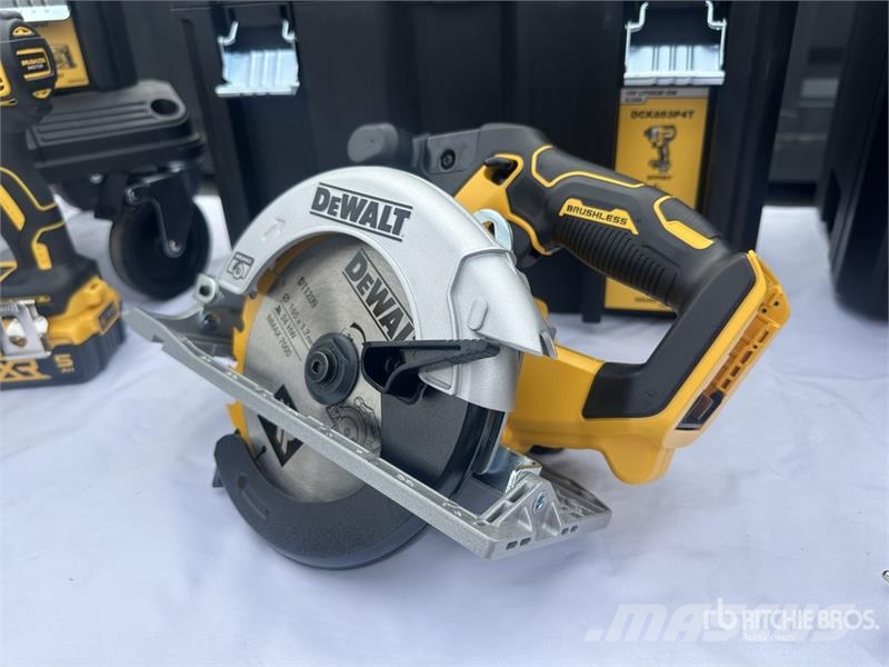 DeWalt DCK853P4T Qty of Equipment Stavebníctvo - ostatné