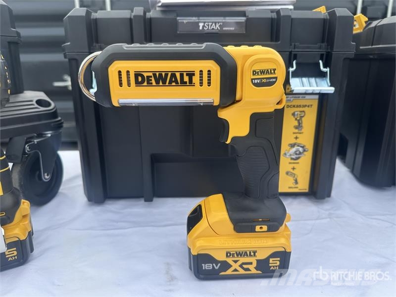 DeWalt DCK853P4T Qty of Equipment Stavebníctvo - ostatné