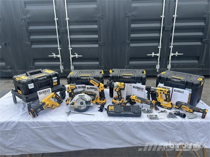 DeWalt DCK853P4T Qty of Equipment Stavebníctvo - ostatné