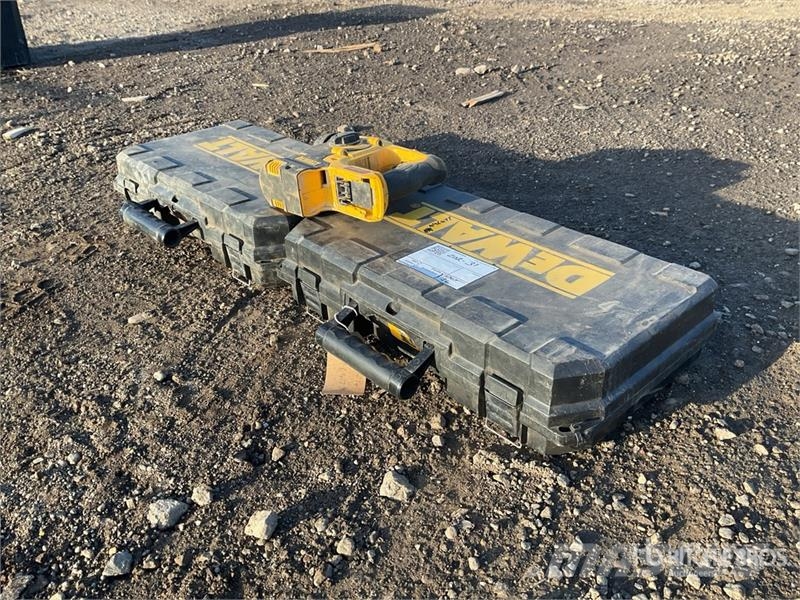 DeWalt of (3) Dewalt DCH253 Cordless Hand Tools Drugi deli