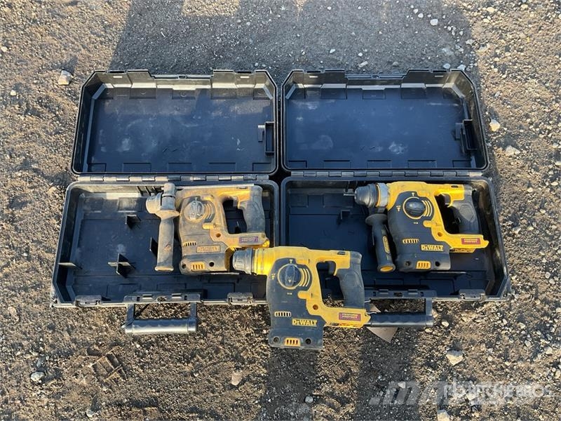 DeWalt of (3) Dewalt DCH253 Cordless Hand Tools Drugi deli