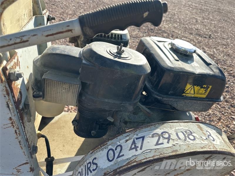 Dimas FS400C Scie A Sol Walk-Behind Saw Sawmills