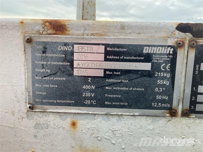 Dino 135TB Towable Lift Pótkocsira szerelt emelők és állványok