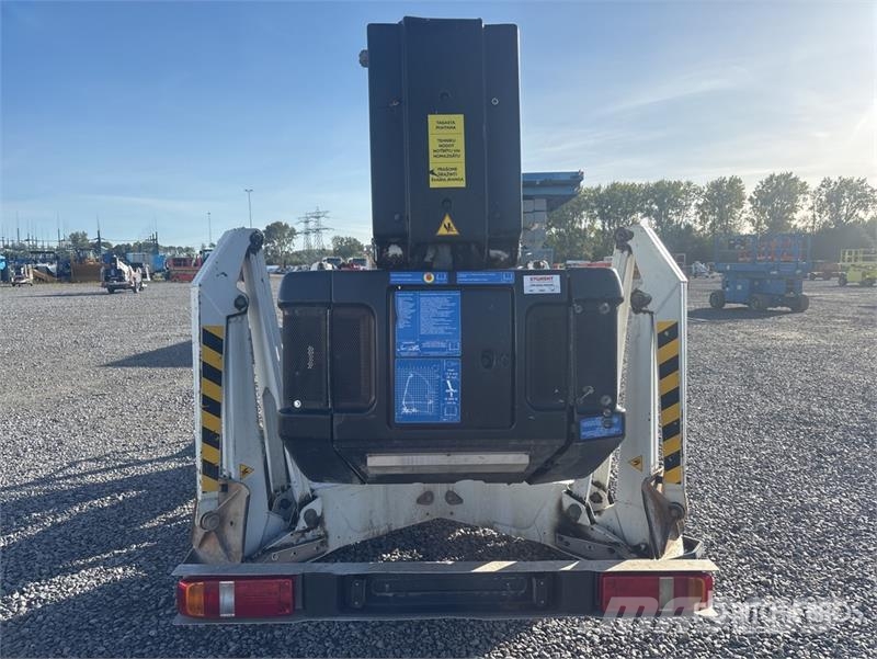 Dino 180XT Towable Lift Vlečne dvižne ploščadi
