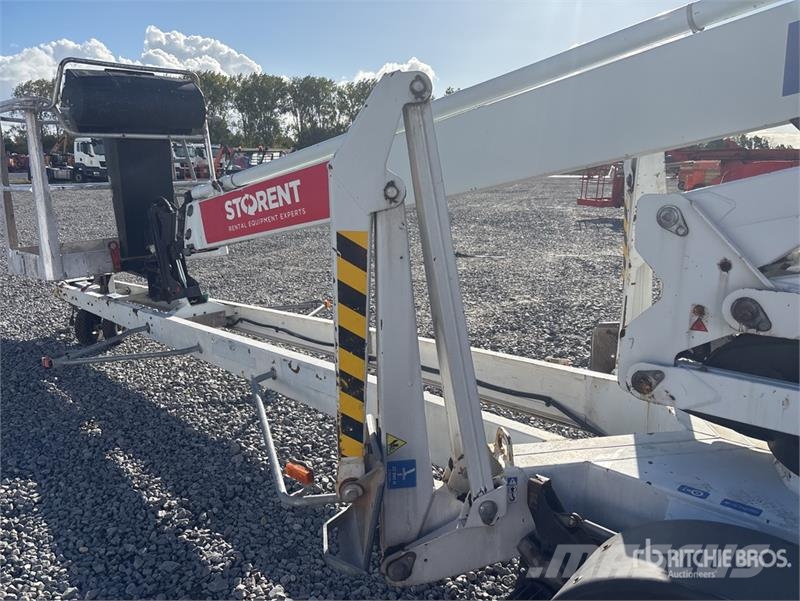 Dino 210XT Towable Lift Вишки-причепи