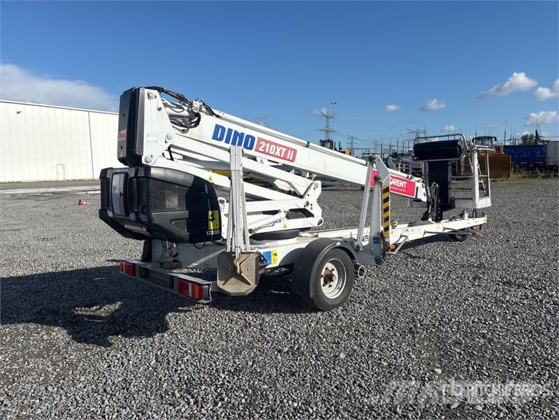 Dino 210XT Towable Lift Вишки-причепи