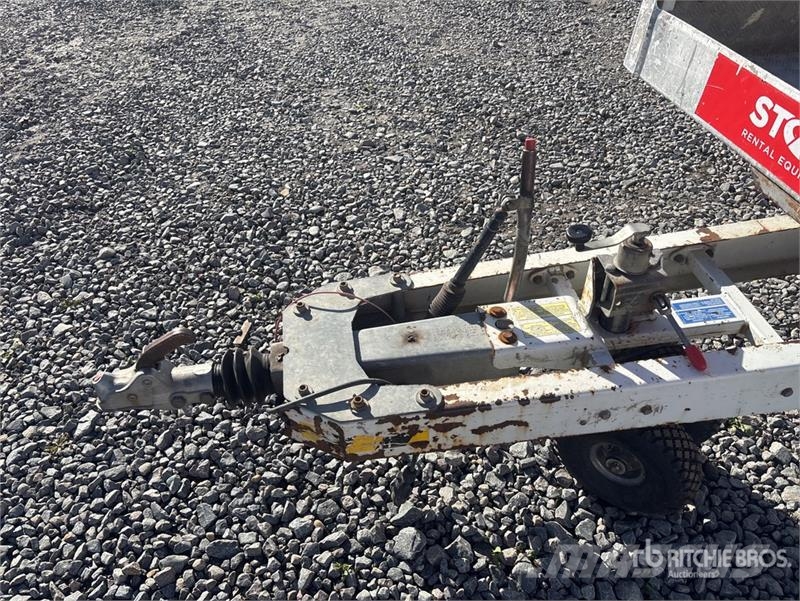 Dino 210XT Towable Lift Вишки-причепи