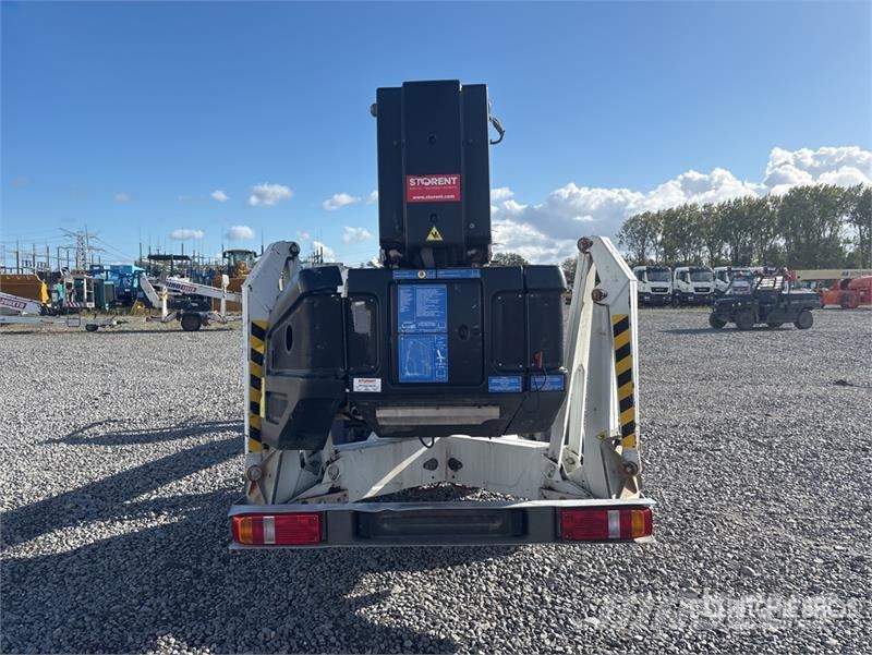 Dino 210XT Towable Lift Вишки-причепи