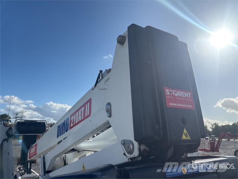 Dino 210XT Towable Lift Вишки-причепи