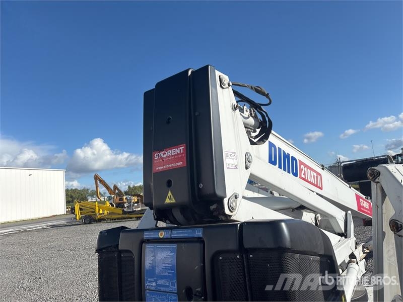 Dino 210XT Towable Lift Вишки-причепи