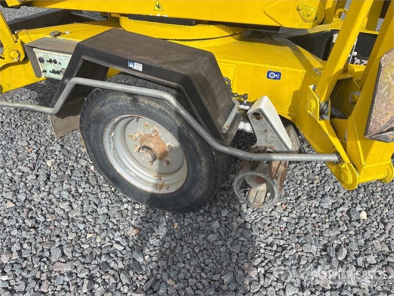 Dino 260XTD Towable Lift Pacēlājplatformas - piekabes