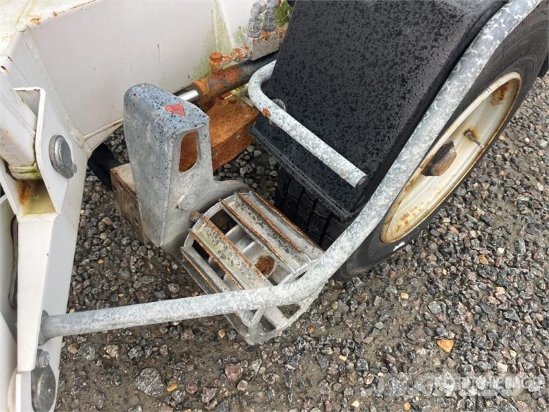 Dino 260XTD Towable Lift (Inoperable) Järelveetavad korvtõstukid