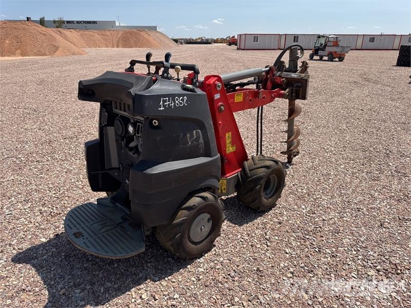 Ditch Witch Porteur Multi-Outils Multi Tools Carrier Ride On ( معدات البناء - غير ذلك