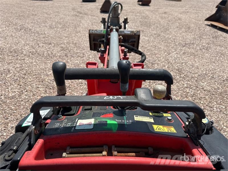 Ditch Witch Porteur Multi-Outils Multi Tools Carrier Ride On ( معدات البناء - غير ذلك