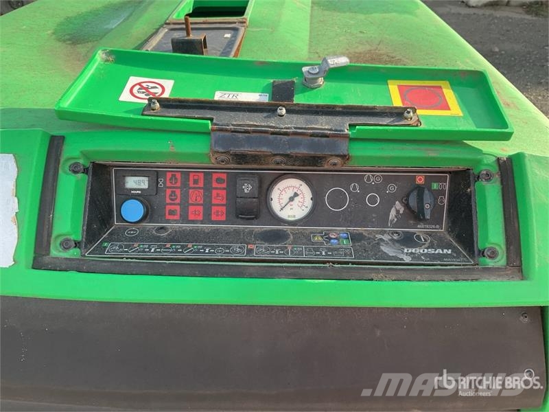 Doosan 7/45 Mobile Air Compressor Kompresory