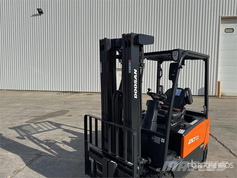 Doosan B20X-7 Plus 2000 kg Chariot Elevateur Electric For شاحنات ذات رافعات شوكية تعمل بالكهرباء