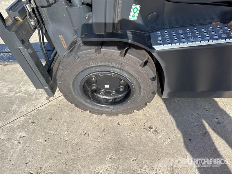 Doosan B20X-7 Plus 2000 kg Chariot Elevateur Electric For شاحنات ذات رافعات شوكية تعمل بالكهرباء